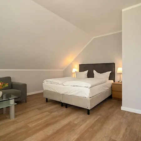 Hotell Mueritz-park 3*