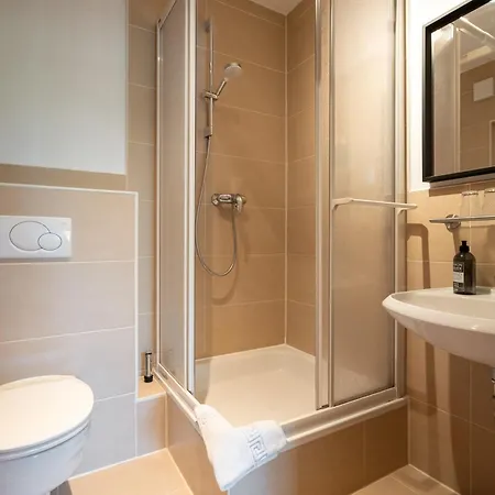 Hotell Mueritz-park 3*