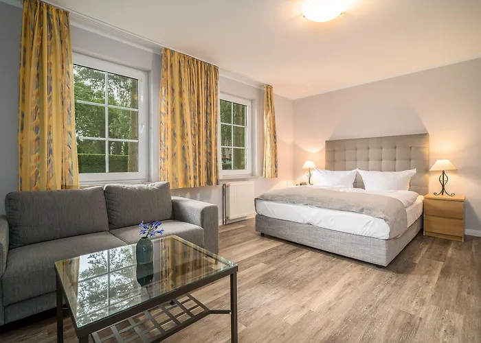 Mueritz-park Отель Бёк