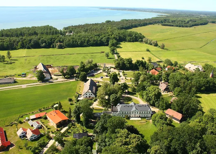 Mueritz-park Отель Бёк